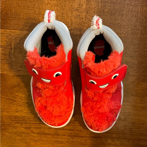 Nike Team Hustle D9 Lil 'Fast n Furry - Chile Red' CT4066-600 size 10C - Picture 2 of 8